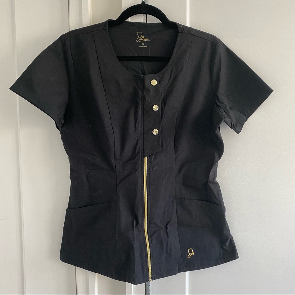 JAANUU SCRUBS TOP